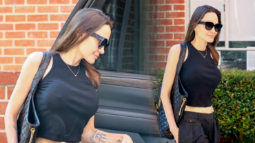 Angelina Jolie válí: Po odstranění prsou si pořídila obří silikony, k vyhublému tělu ti nesedí, vzkazují lidé