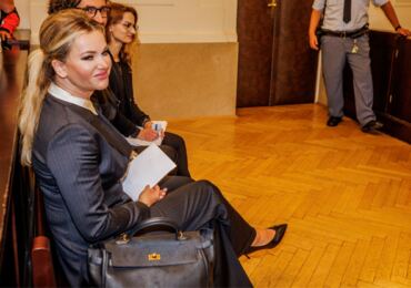 Monika Babišová vynesla k soudu ikonickou kabelku: Průměrní Češi by na ni šetřili několik let