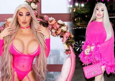 Růžový přízrak Jessica Alves: Žhavé focení na houpačce odhalilo její podivná plastická ňadra