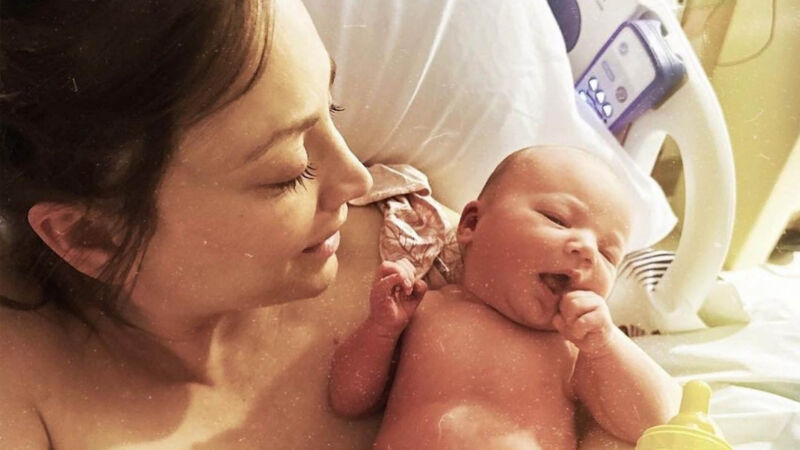 Hvězda Teorie velkého třesku Kaley Cuoco sdílela fotky miminka a rozpovídala se o svatbě: V tomhle mám jasno, vzkázala