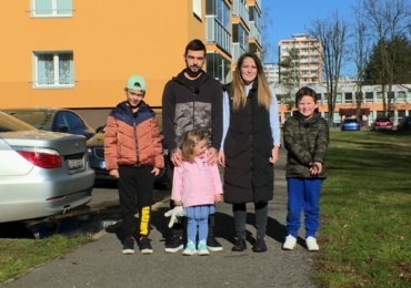 Výměna manželek ze statku se zvířaty bude řešit alkohol v domácnosti, popelníky v ložnici a psy v kleci